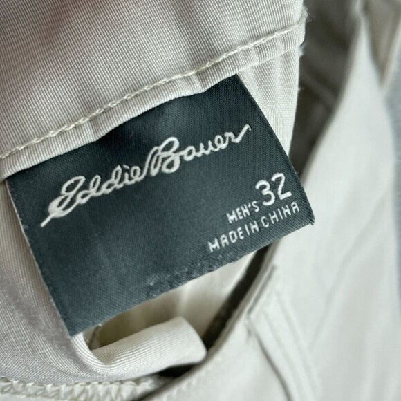 Eddie Bauer Mens Beige Flat-Front Shorts Size 32 Nylon/Spandex 5772 - Picture 3 of 10